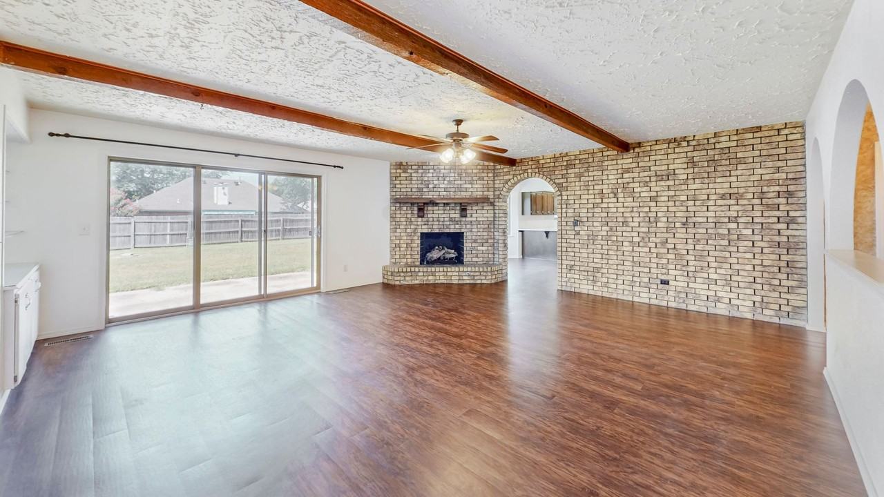 4004 S Maple Ave - Photo 2 of 22
