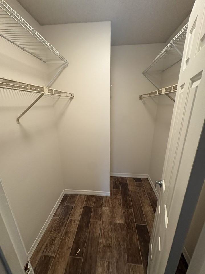 184 Riverbend Dr #101 - Photo 7 of 11