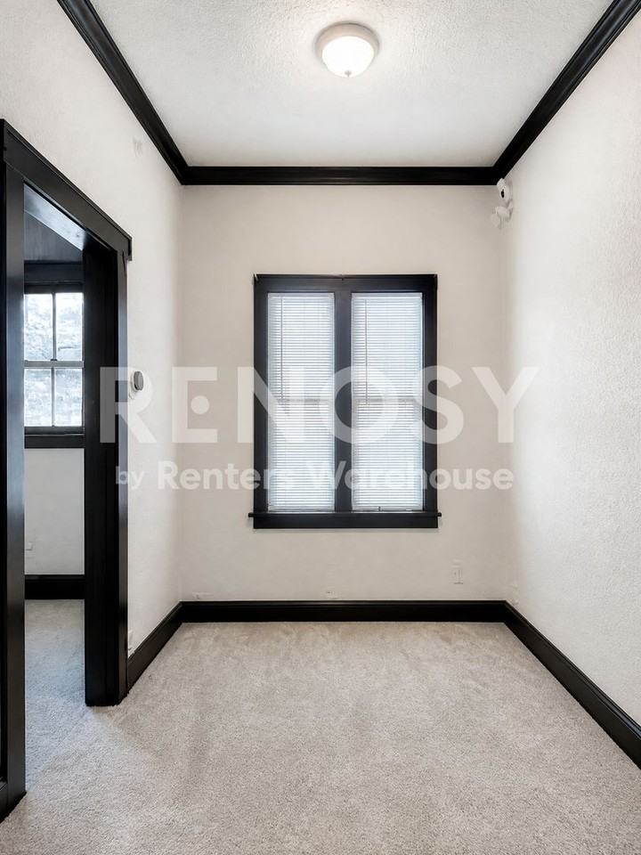 3015 Girard Ave N #1 - Photo 6 of 10