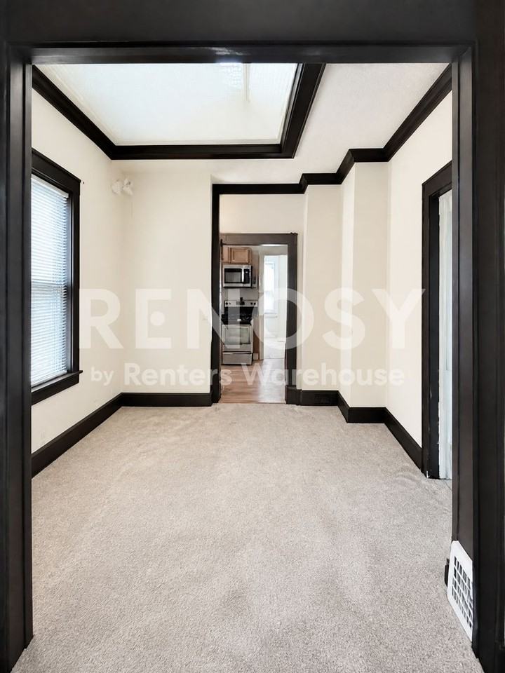 3015 Girard Ave N #1 - Photo 7 of 10