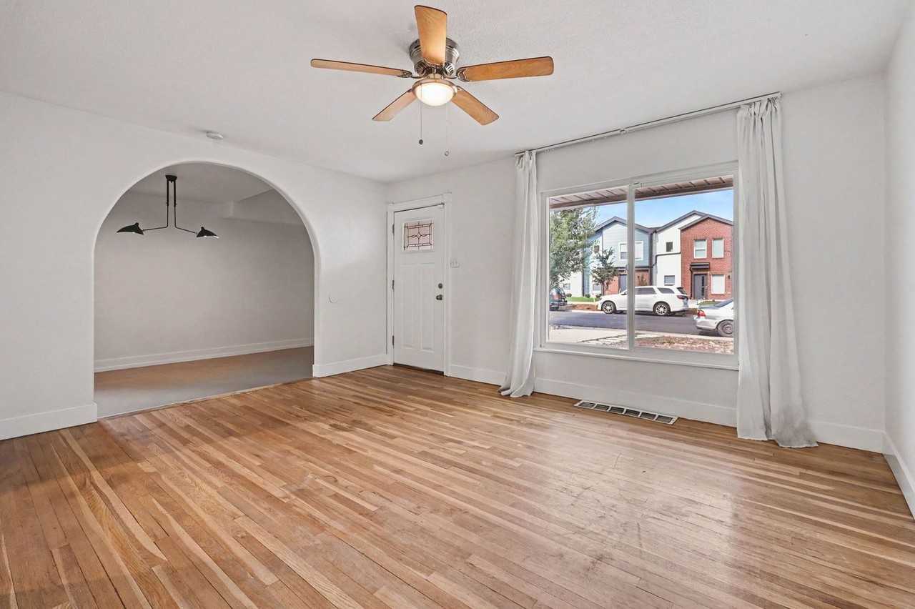 1310 Alton St - Photo 6 of 22