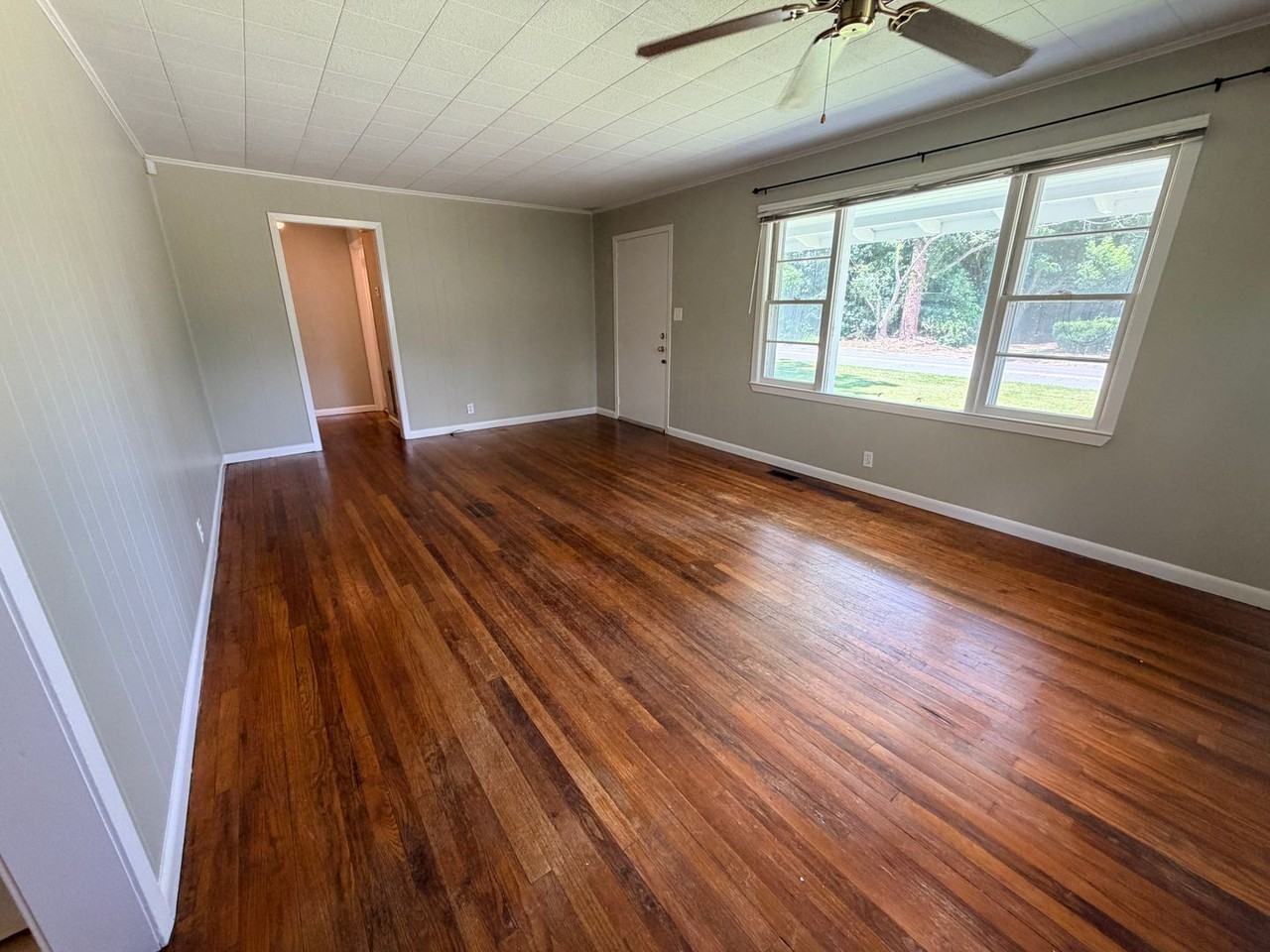105 Highland Heights Dr - Photo 2 of 11