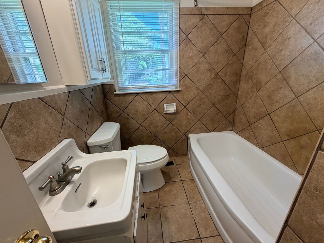 105 Highland Heights Dr - Photo 3 of 11