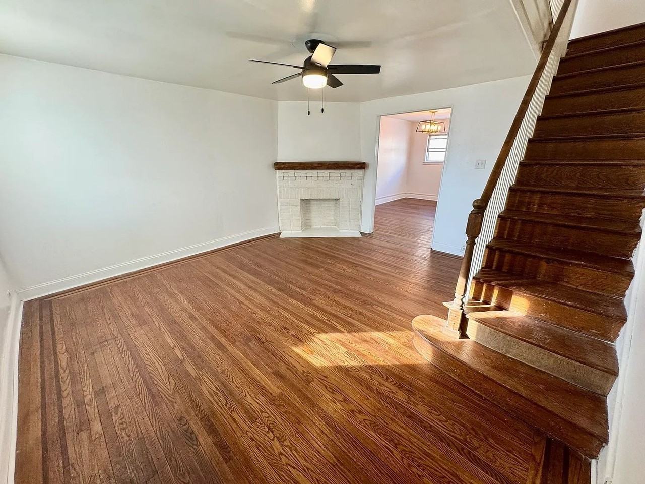 7111 Greenwood Ave - Photo 6 of 20