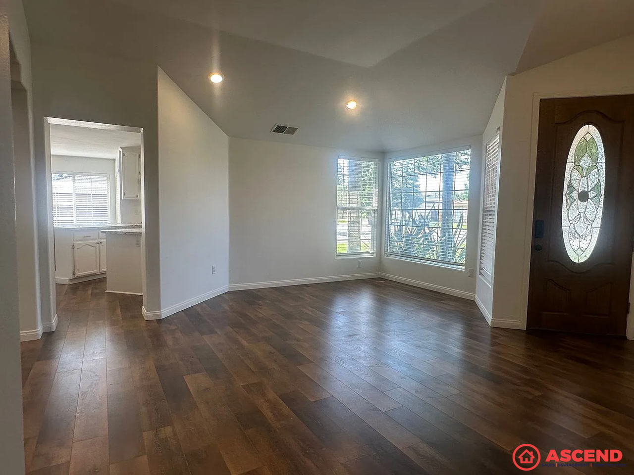 10407 Loughton Ave - Photo 2 of 19