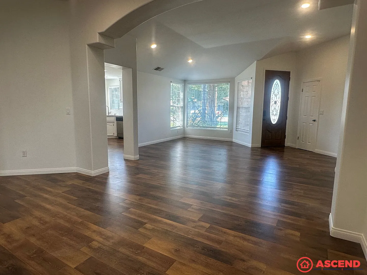10407 Loughton Ave - Photo 3 of 19