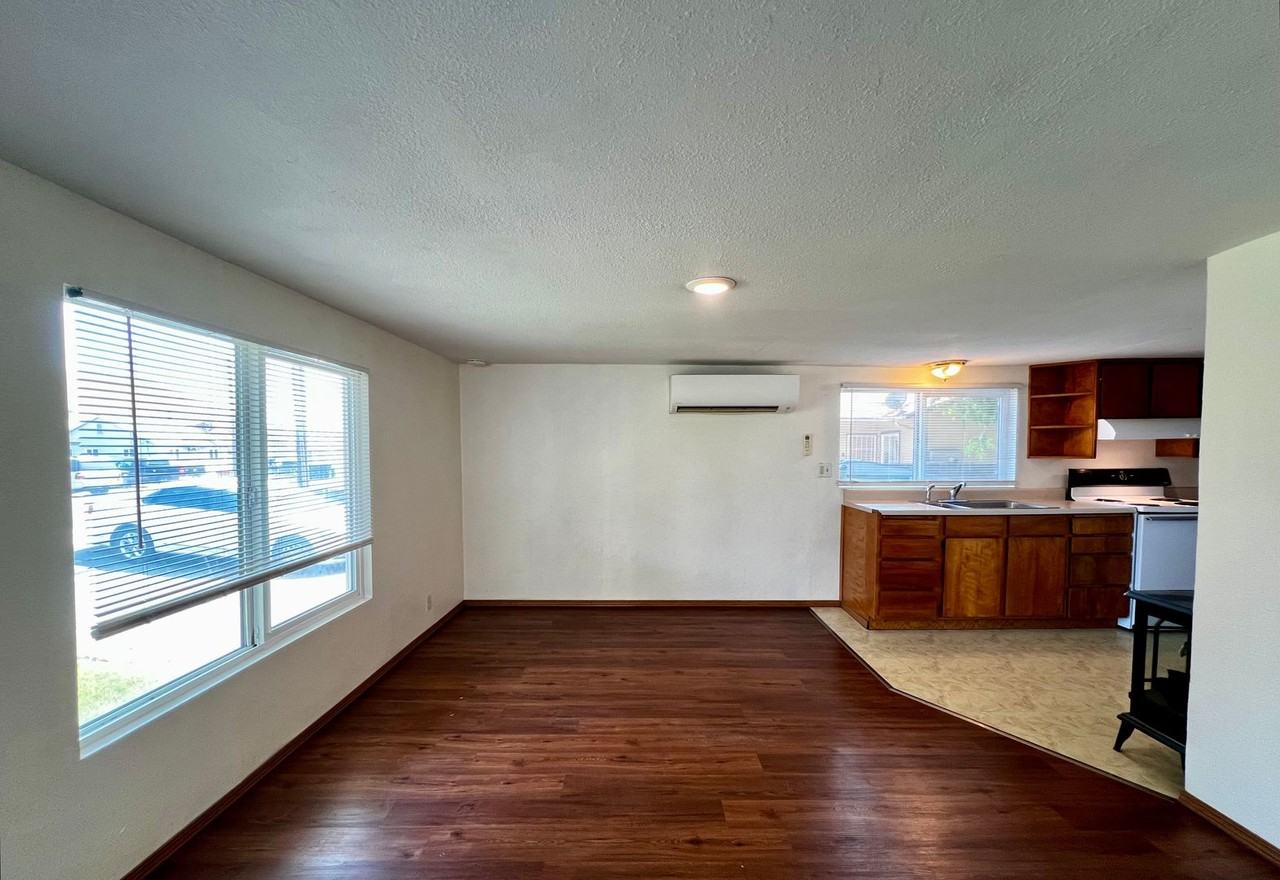 404 S 3rd St - Photo 5 of 20
