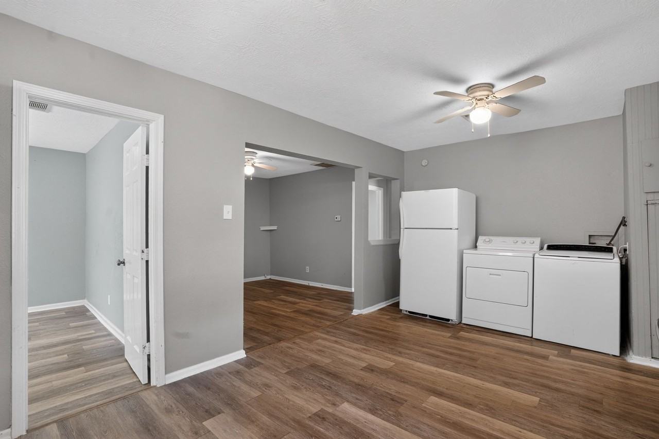 2827 Bobville Rd - Photo 4 of 28