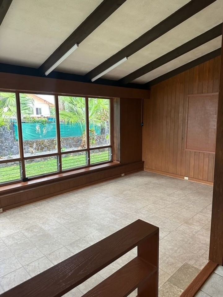 655A Hinano St - Photo 3 of 17