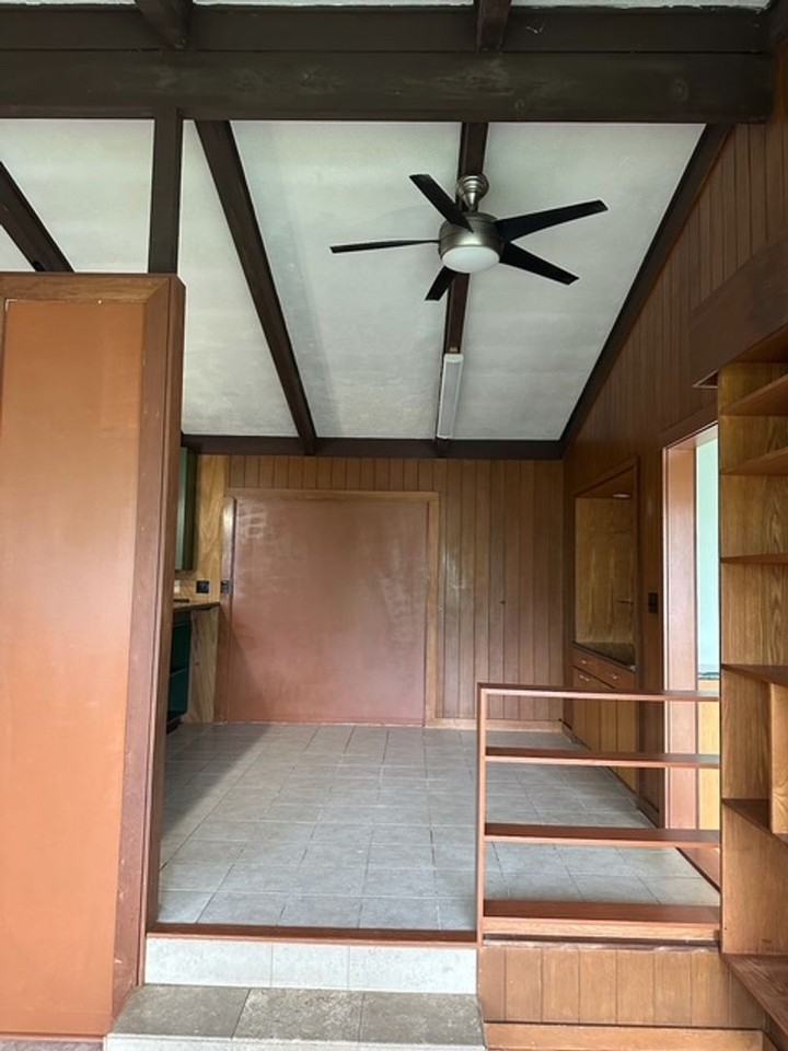 655A Hinano St - Photo 5 of 17