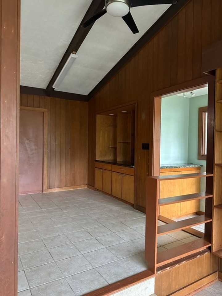 655A Hinano St - Photo 6 of 17