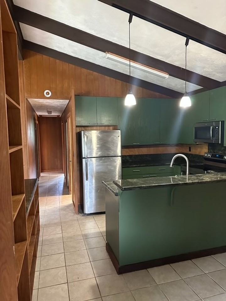 655A Hinano St - Photo 7 of 17