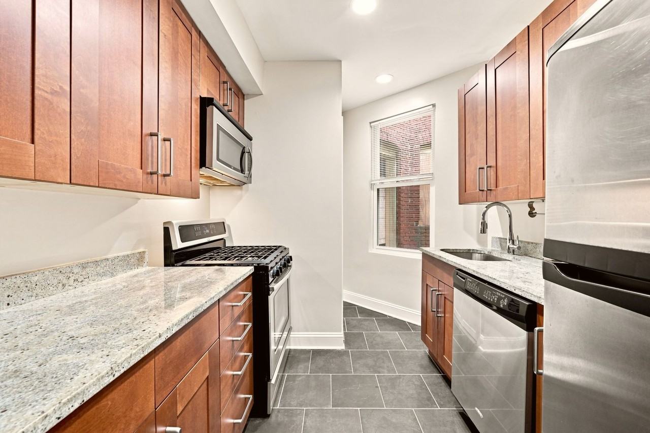 3005 Sherman Ave Nw #1 - Photo 4 of 14