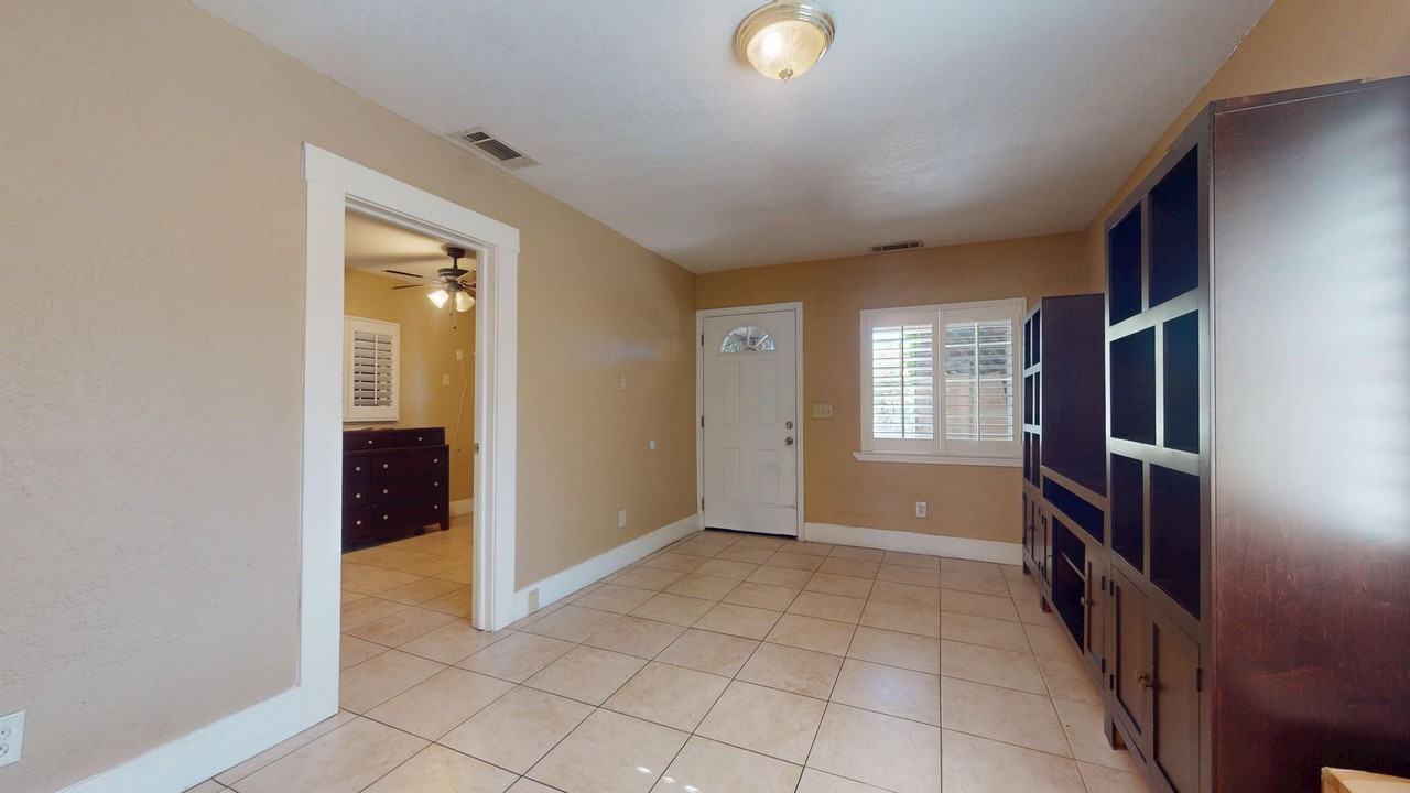 4146 E Mckenzie Ave - Photo 2 of 13