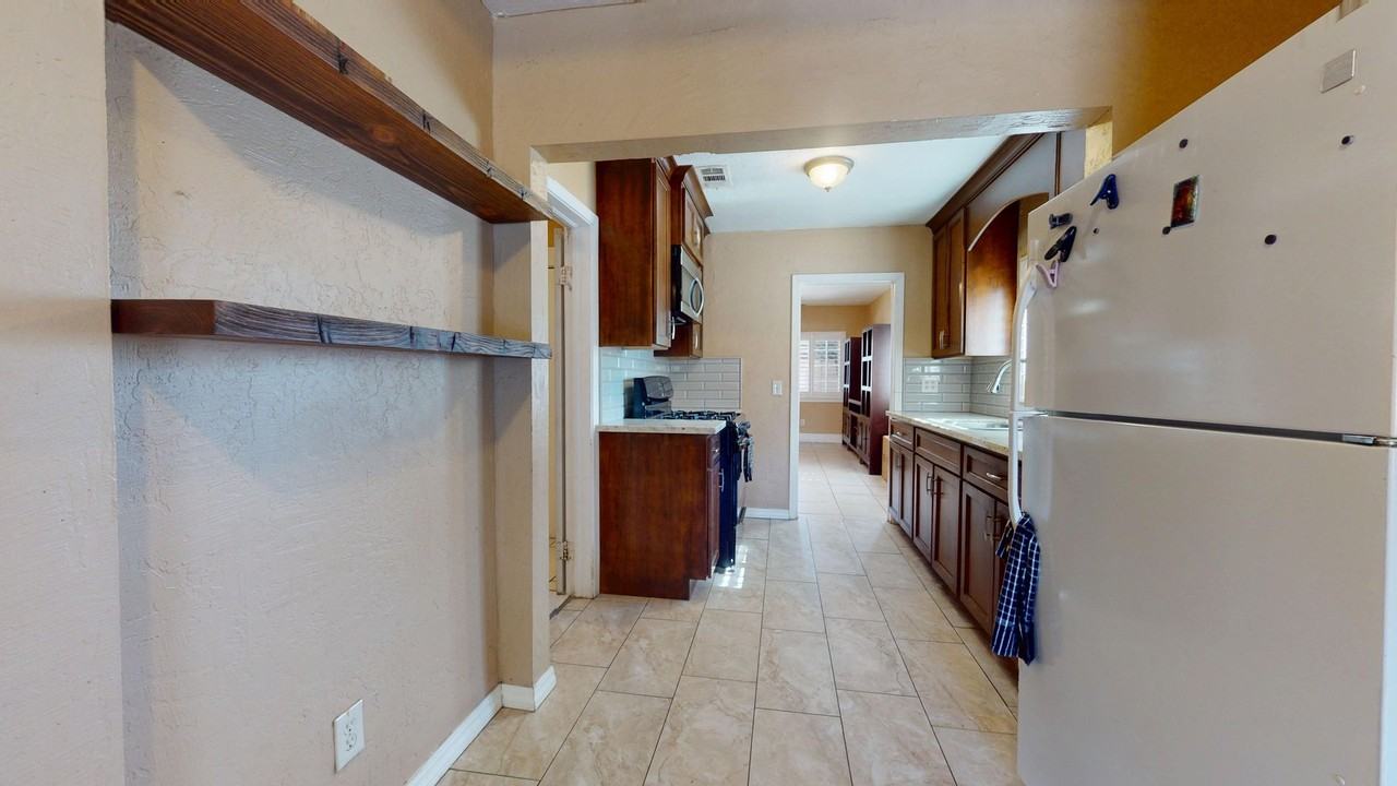 4146 E Mckenzie Ave - Photo 3 of 13