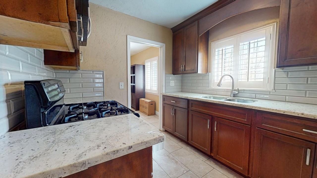 4146 E Mckenzie Ave - Photo 4 of 13