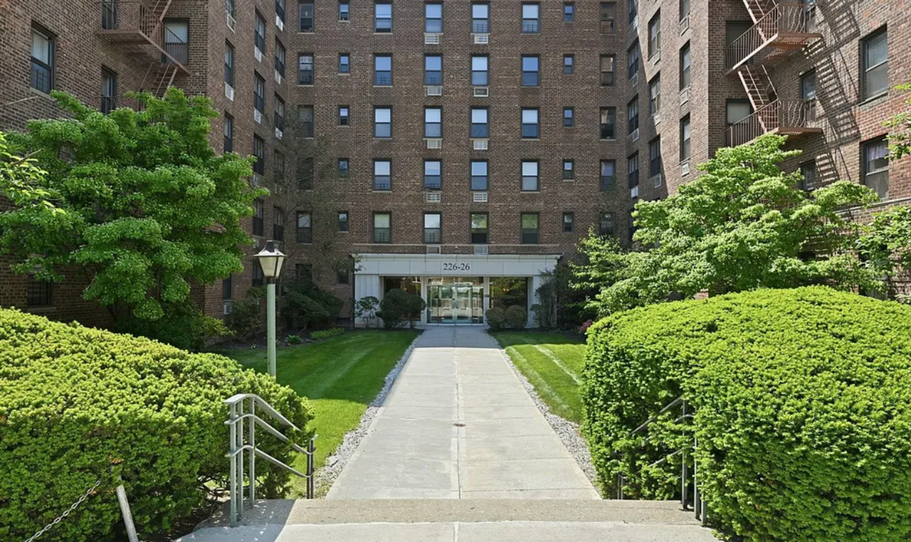 224-24 Union Tpke - Photo 2 of 12