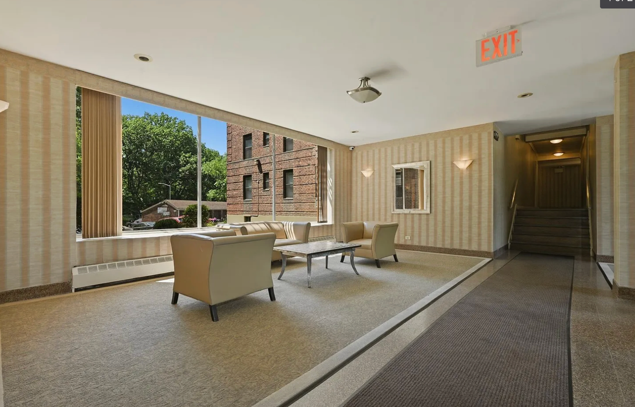 224-24 Union Tpke - Photo 7 of 12