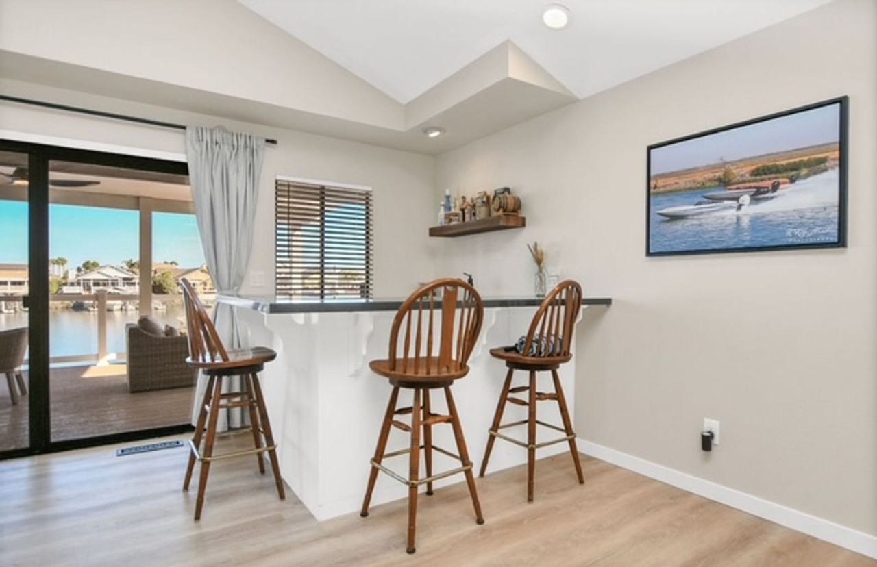 1923 Seal Way - Photo 6 of 26