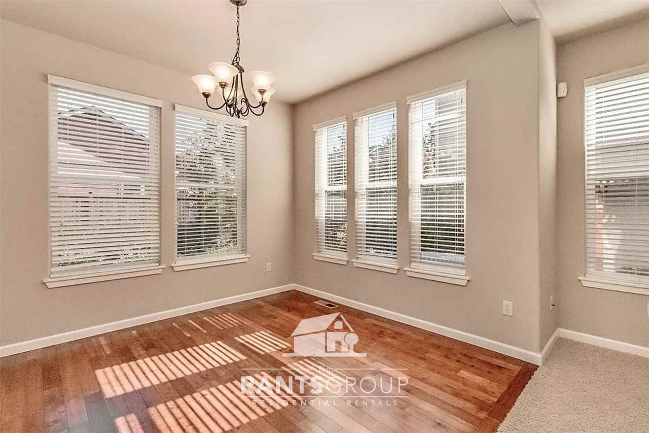 4724 Stonegate St Se - Photo 5 of 23