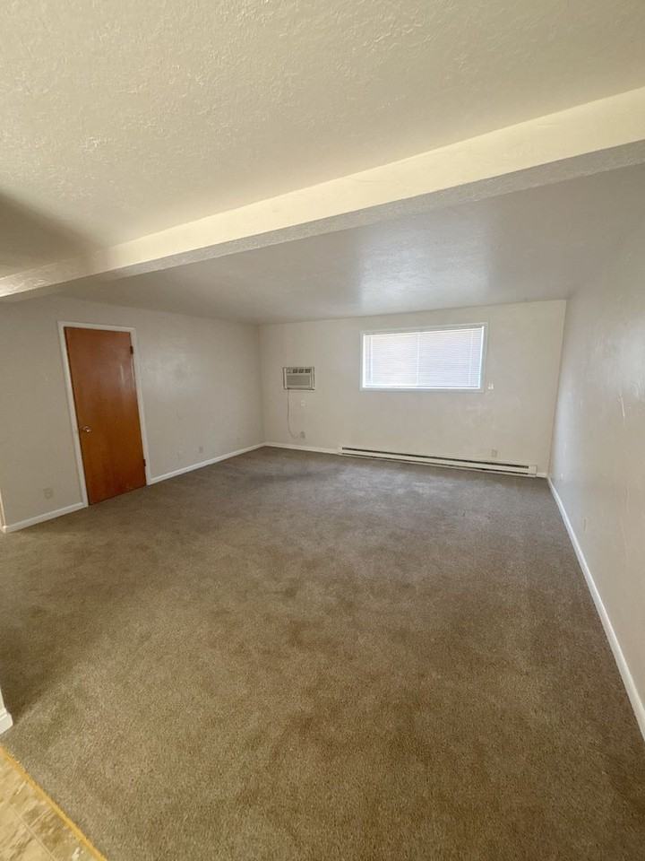 1110 Garfield St - Photo 2 of 10