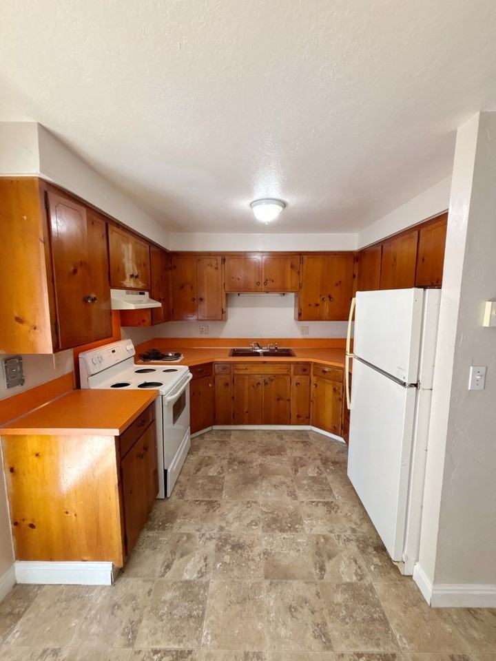 1110 Garfield St - Photo 3 of 10