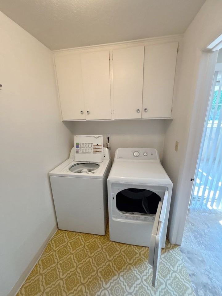 1110 Garfield St - Photo 5 of 10