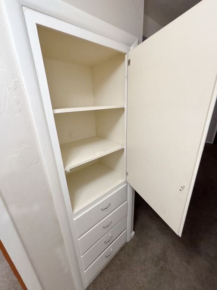 1110 Garfield St - Photo 6 of 10