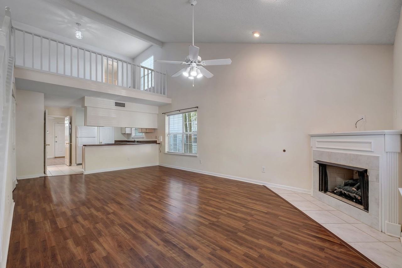 3056 Royal Palm Way - Photo 4 of 24