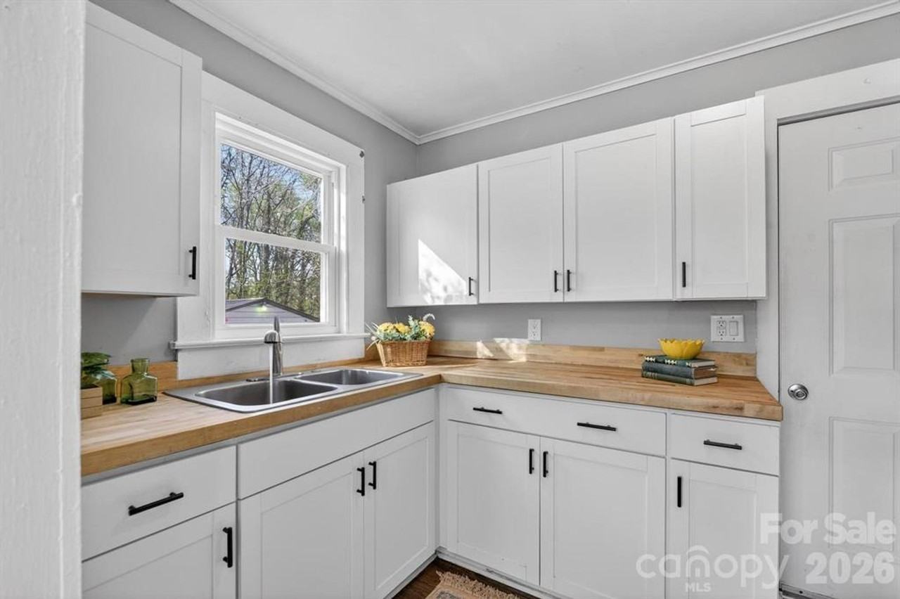 713 Prospect St Nw - Photo 5 of 10
