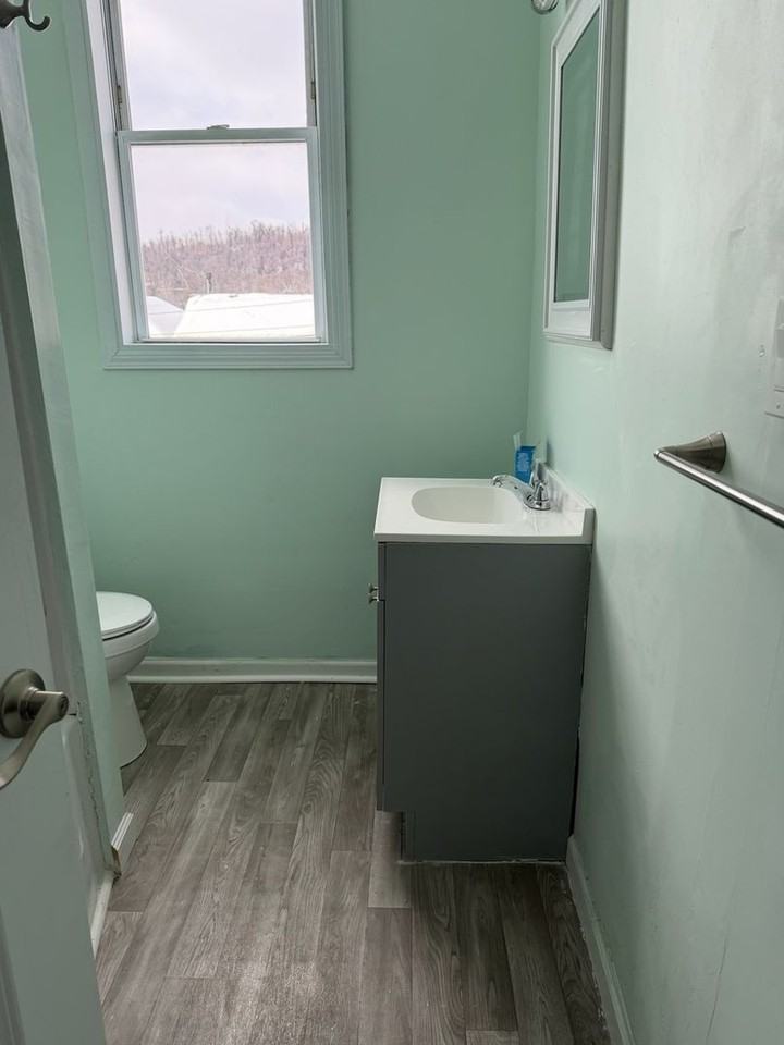 320 Main St - Photo 2 of 14