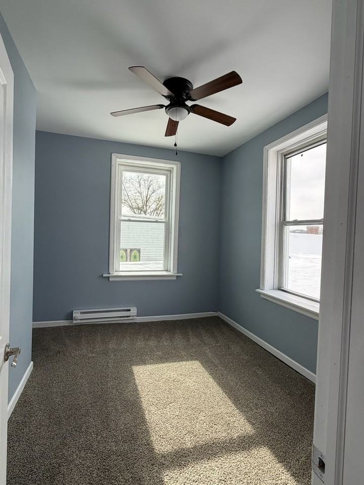 320 Main St - Photo 7 of 14