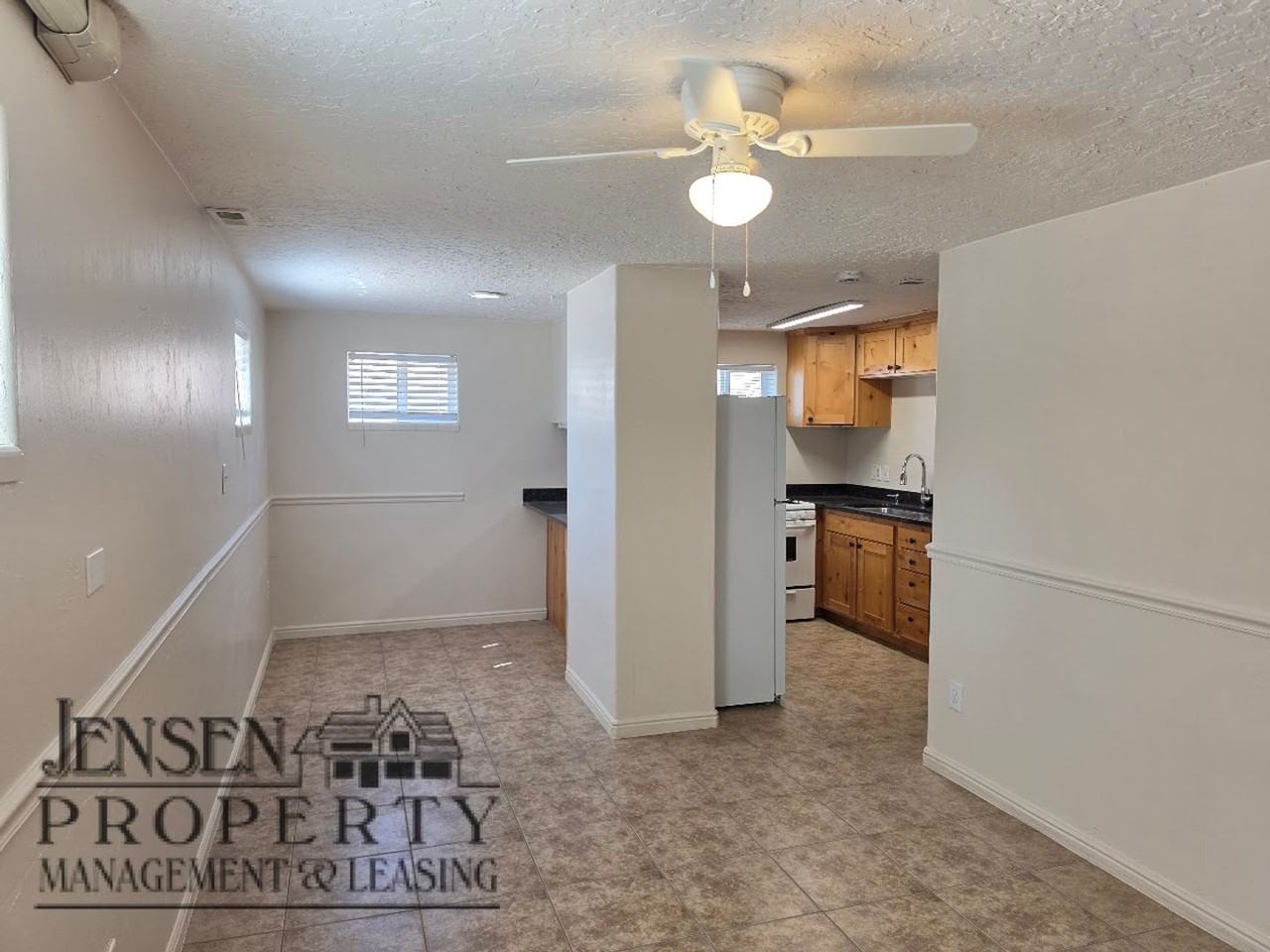 461 Diagonal St - Photo 7 of 17