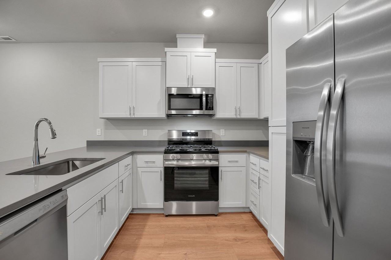 16652 Sw Darling Ln - Photo 3 of 22