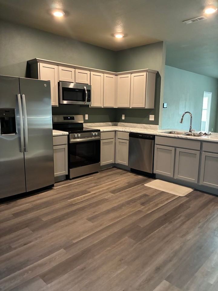 2600 S Silver St - Photo 2 of 19
