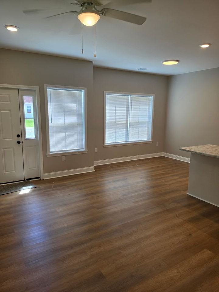 317 Gause St - Photo 3 of 21