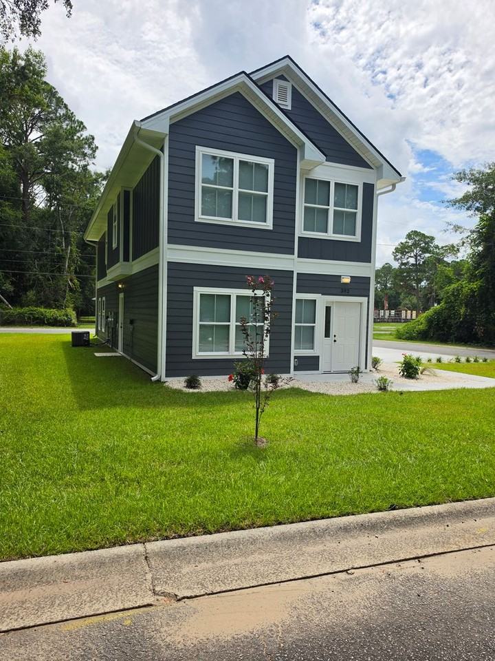 302 Thomas St - Photo 2 of 24