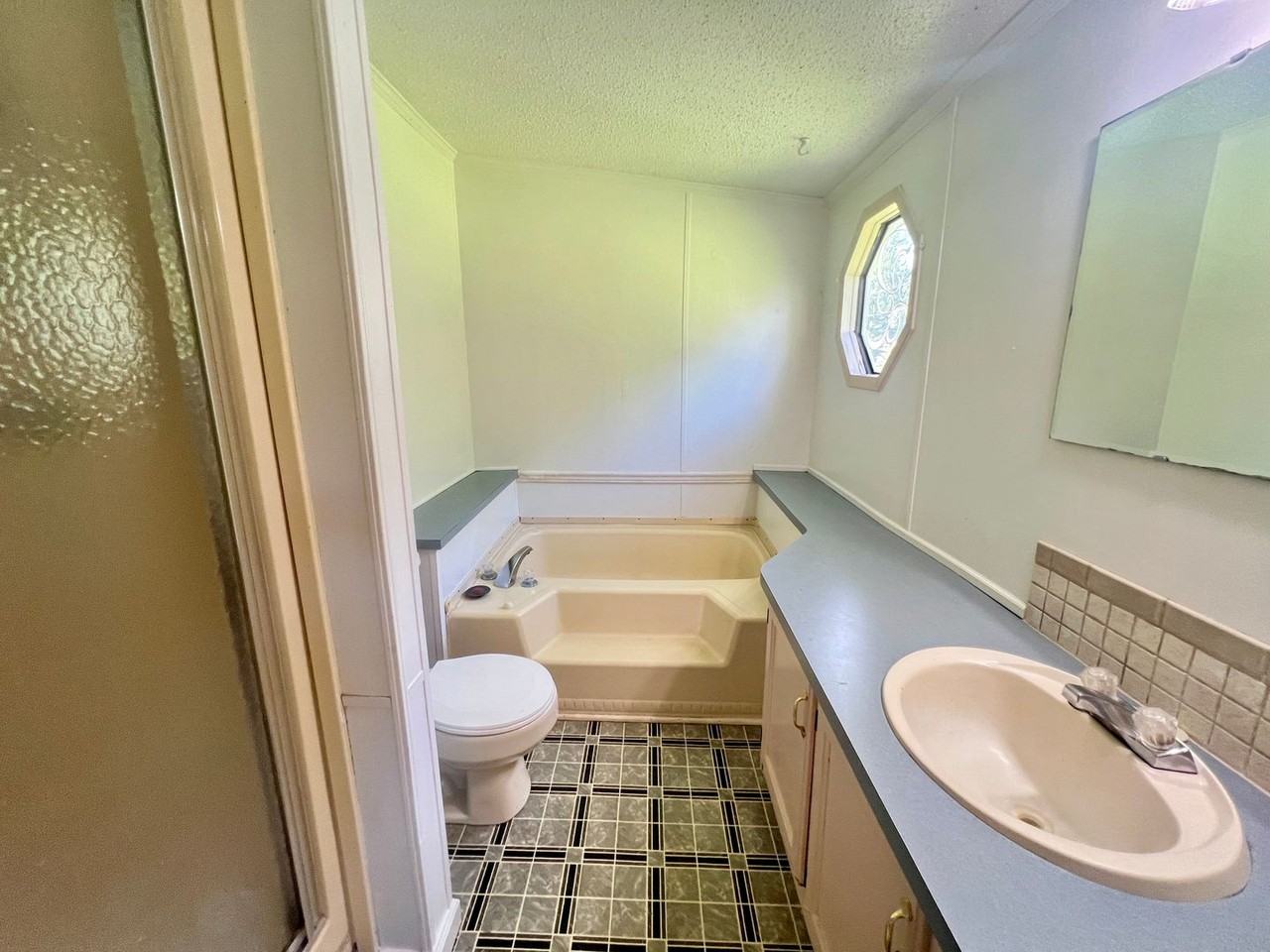 4093 Baskerville Rd - Photo 5 of 13