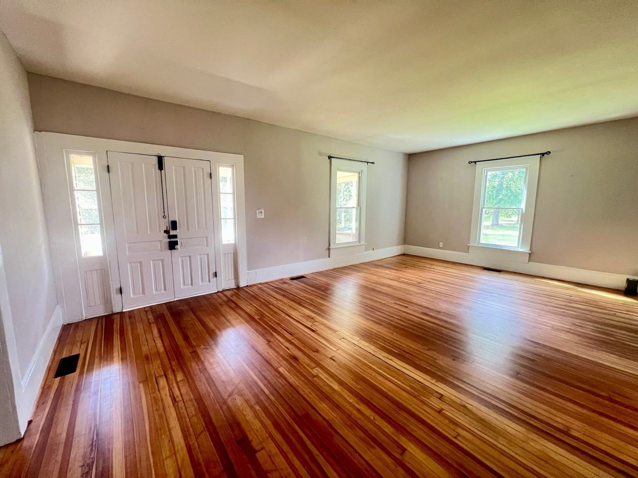 4129 Baskerville Rd - Photo 3 of 17
