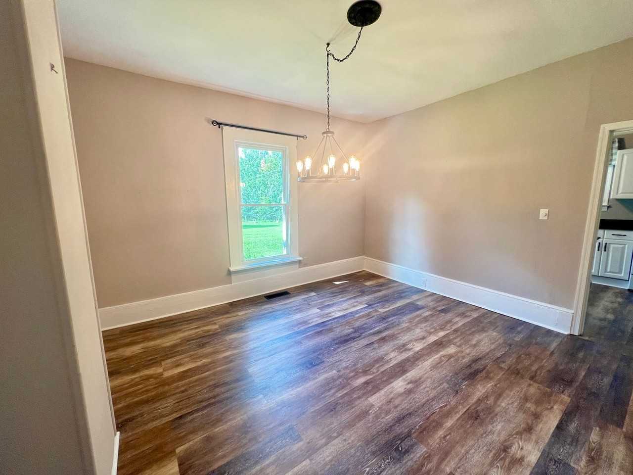 4129 Baskerville Rd - Photo 4 of 17