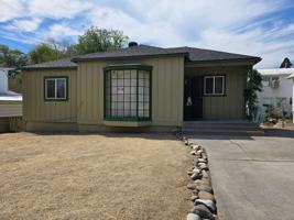 featured image of 326 W 11th St