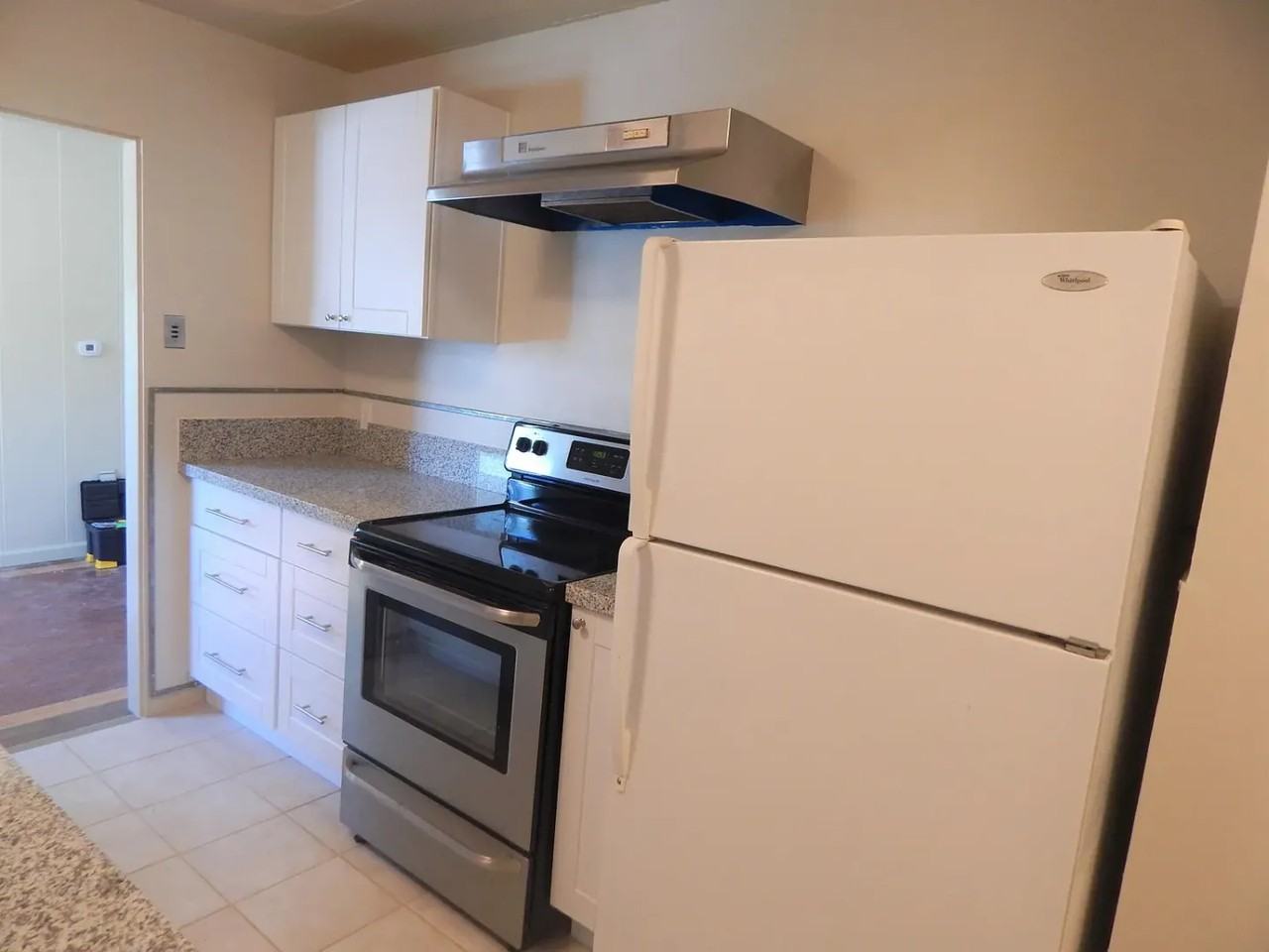 326 W 11th St - Photo 3 of 15