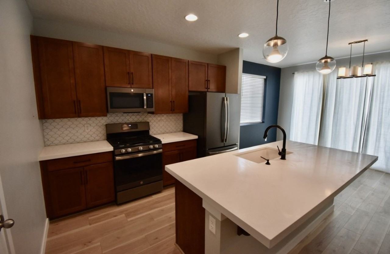 968 W Spruce Willow Way - Photo 3 of 19