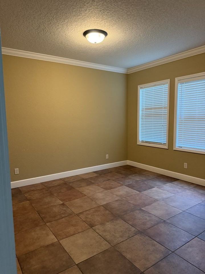 3613 S Summerlin Ave - Photo 4 of 21