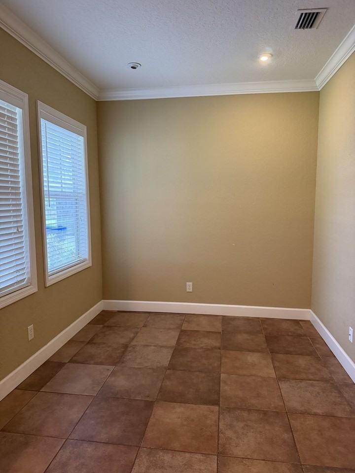 3613 S Summerlin Ave - Photo 5 of 21