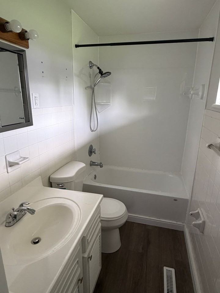 4326 Kitridge Rd - Photo 6 of 20