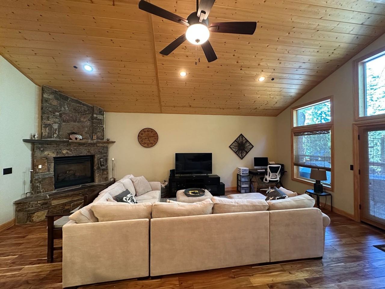 11913 Snowpeak Way - Photo 5 of 17