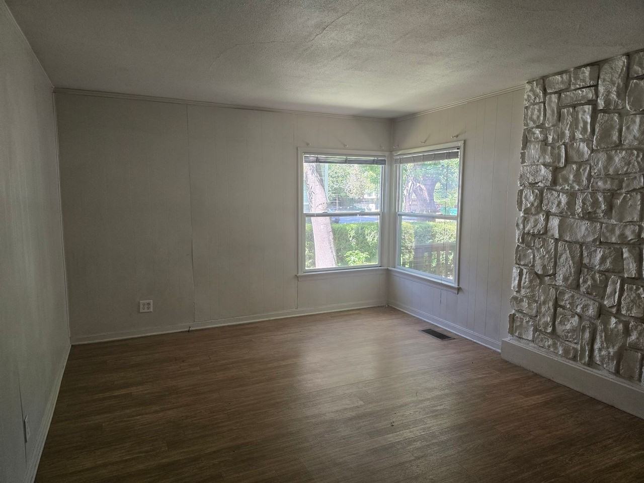 485 E 1st Ave - Photo 6 of 42