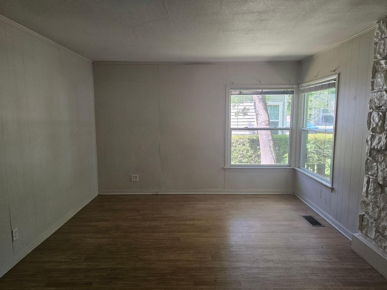 485 E 1st Ave - Photo 7 of 42