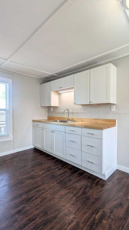 14 Cedar St - Photo 2 of 26